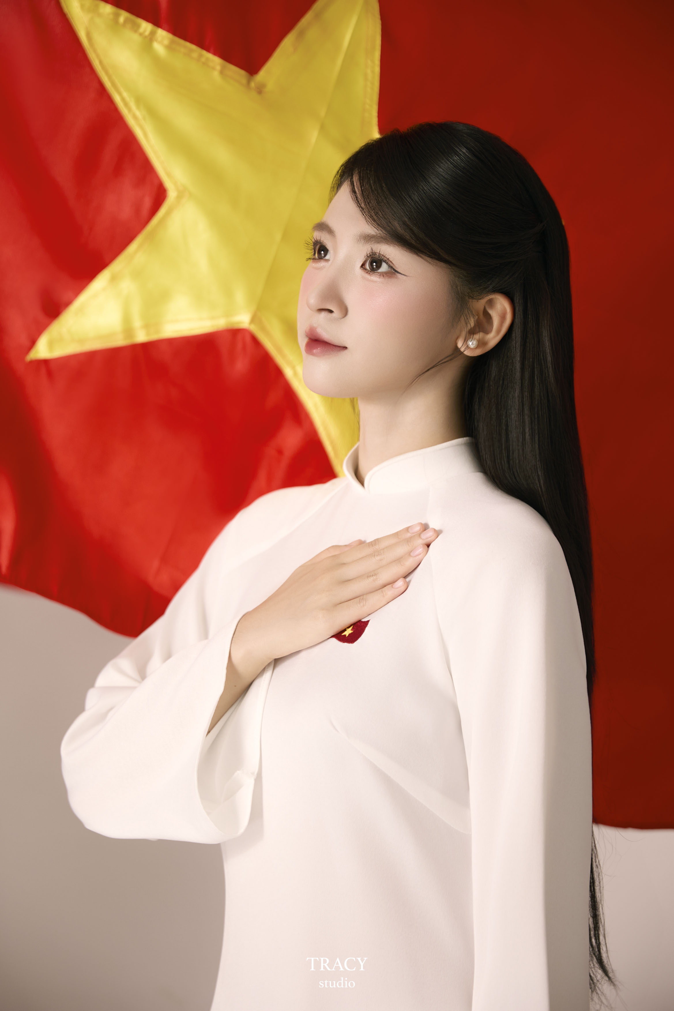 frontend/img/gallery/anh-tet-yem-ao-dai/tracy-studio-chup-ao-dai-trang.jpg