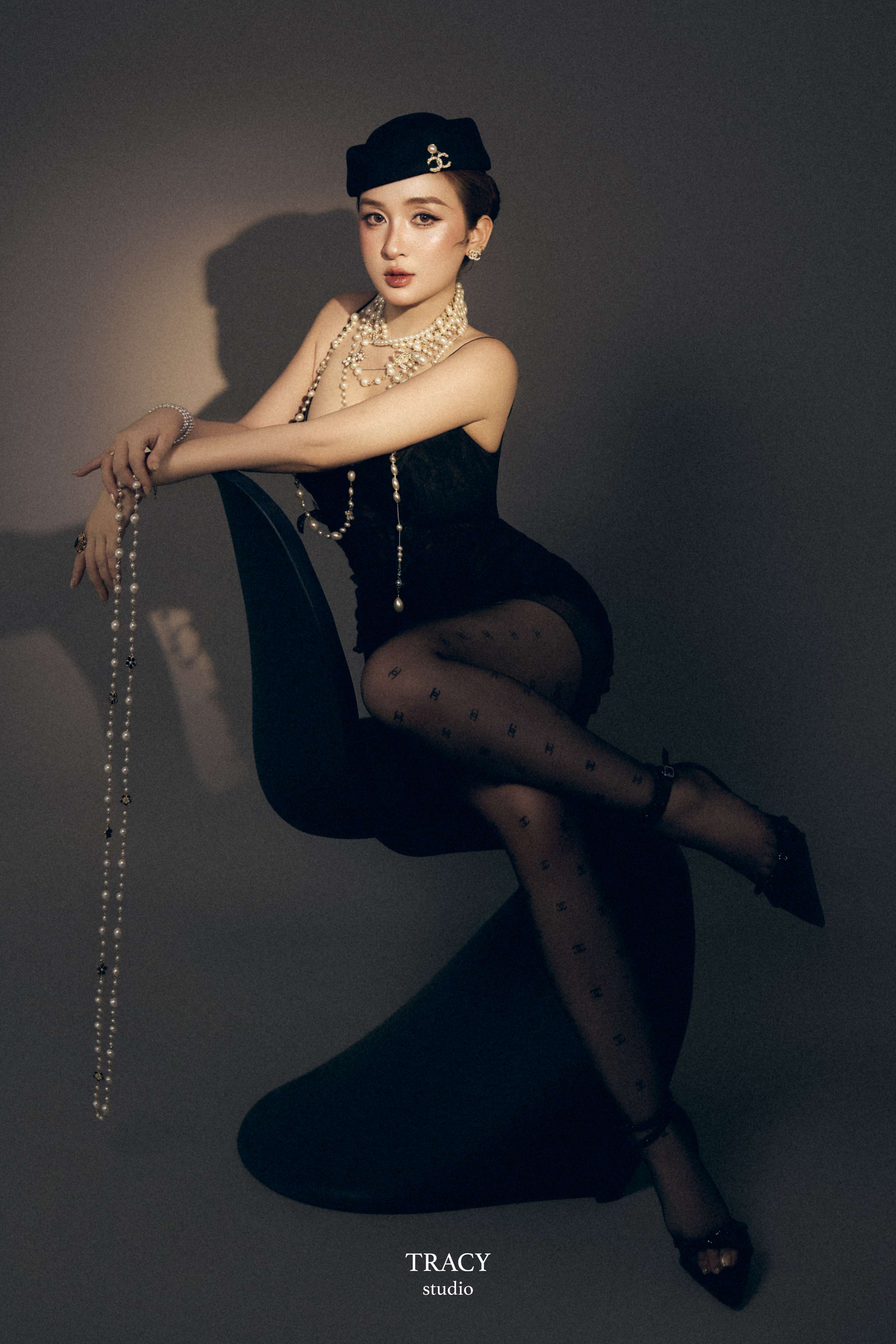 tracy studio chụp concept slay chanel